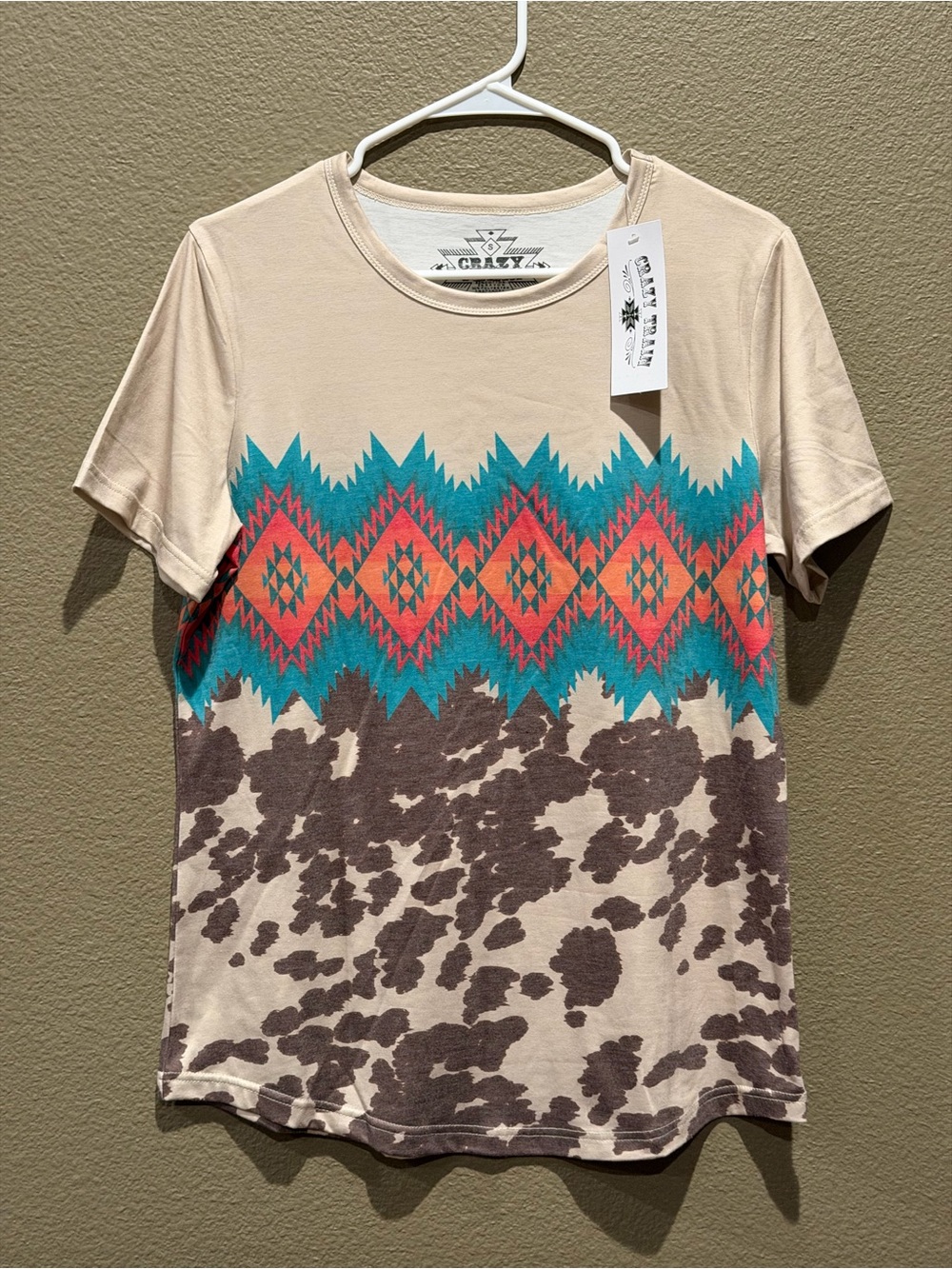 Crazy Train Cream Short Sleeve Top with Turquoise & Coral Aztec Trim - Picture 1 of 3